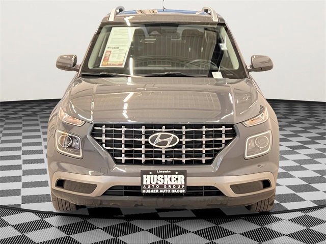 Used 2025 Hyundai Venue SEL image 3