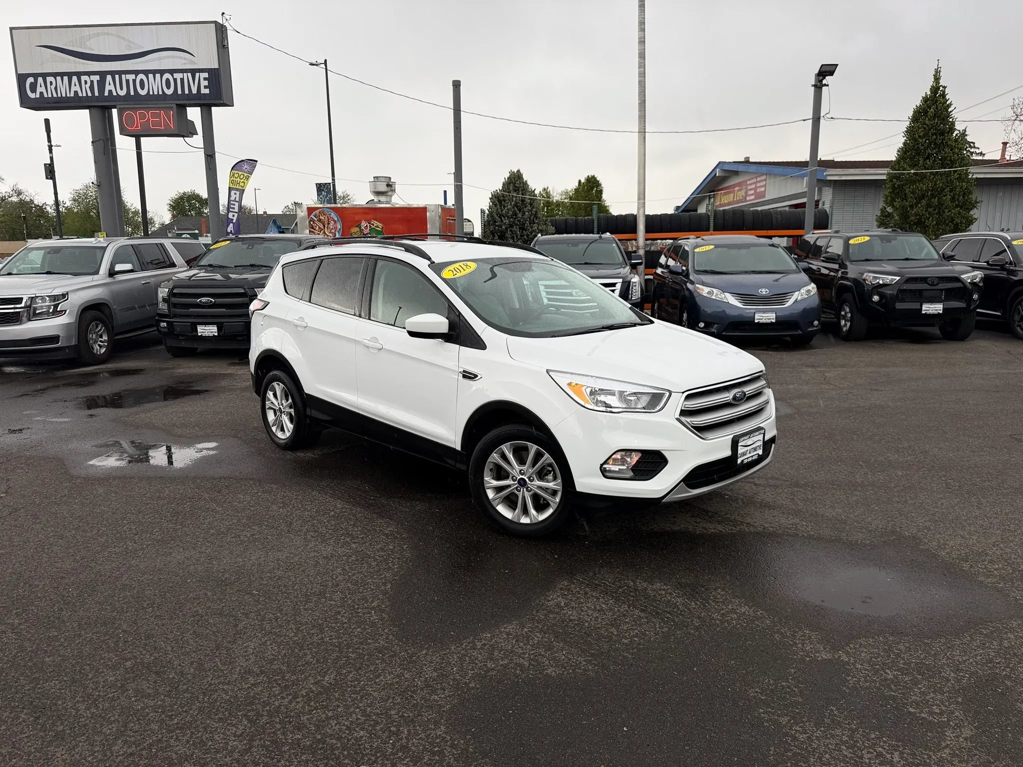 Used 2018 Ford Escape SE AWD/4WD image 2