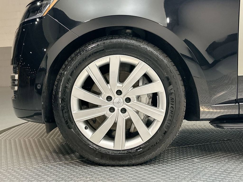 Used 2024 Land Rover Range Rover SE image 5