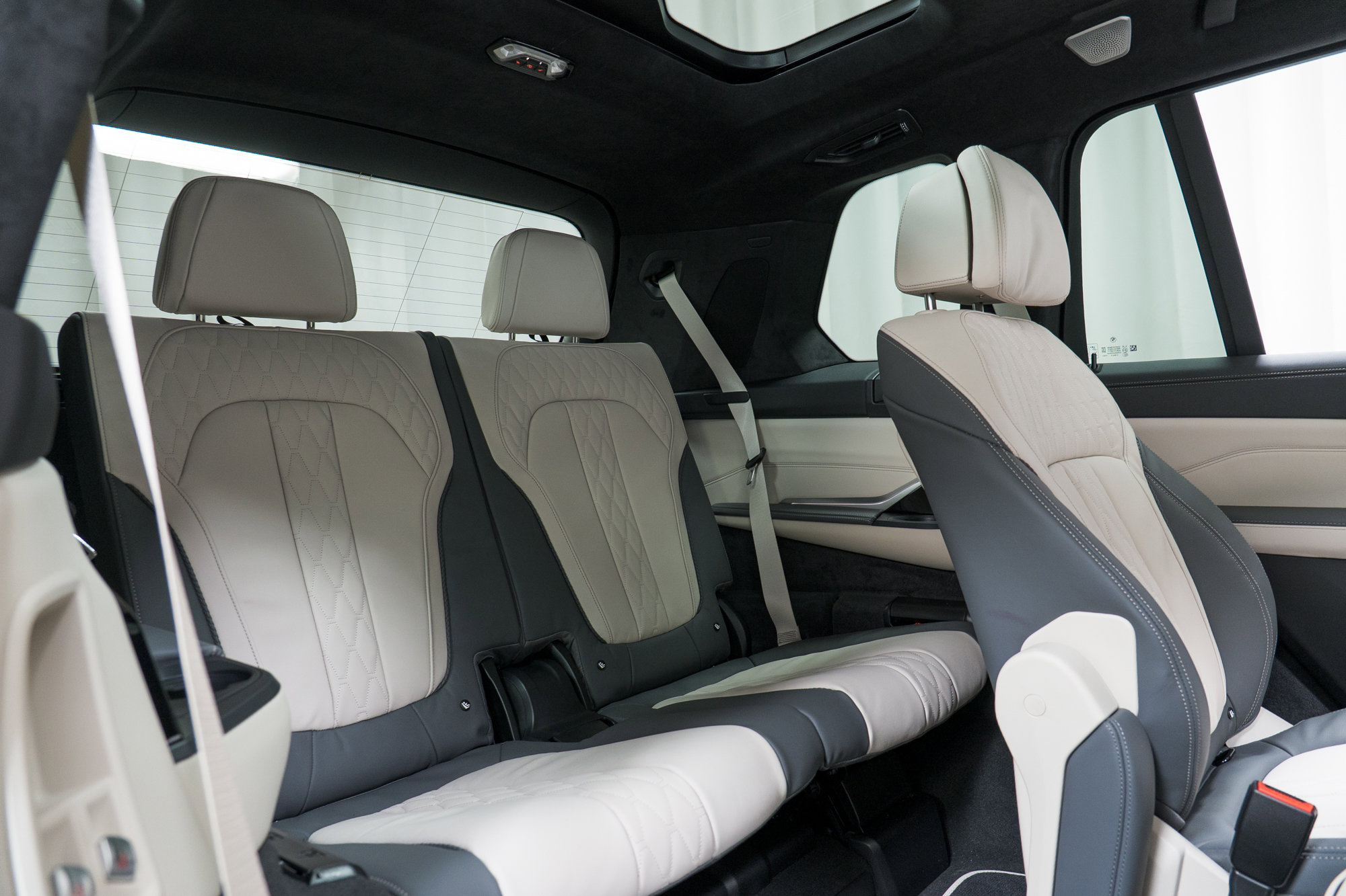 New 2026 BMW ALPINA XB7 image 28