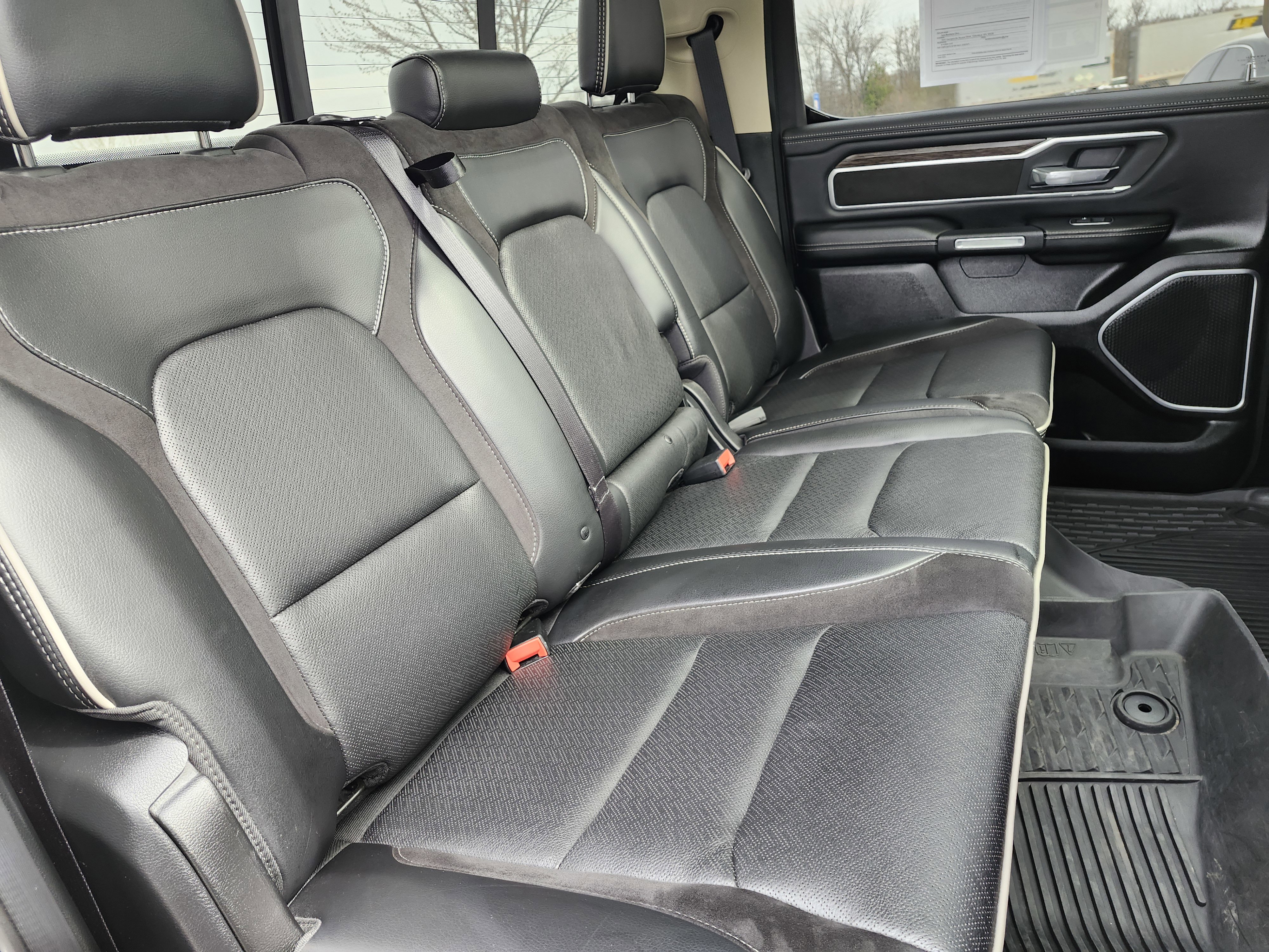 Used 2020 RAM 1500 Laramie AWD/4WD image 22