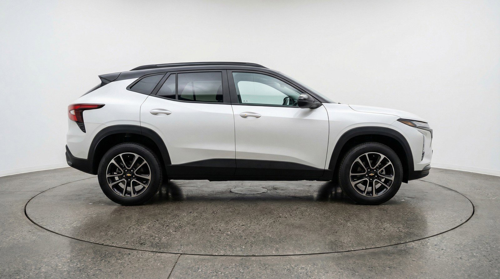 Used 2025 Chevrolet TrailBlazer LT w/ Driver Confidence Package image 11