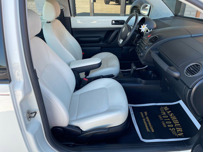 Used 2008 Volkswagen Beetle S image 31