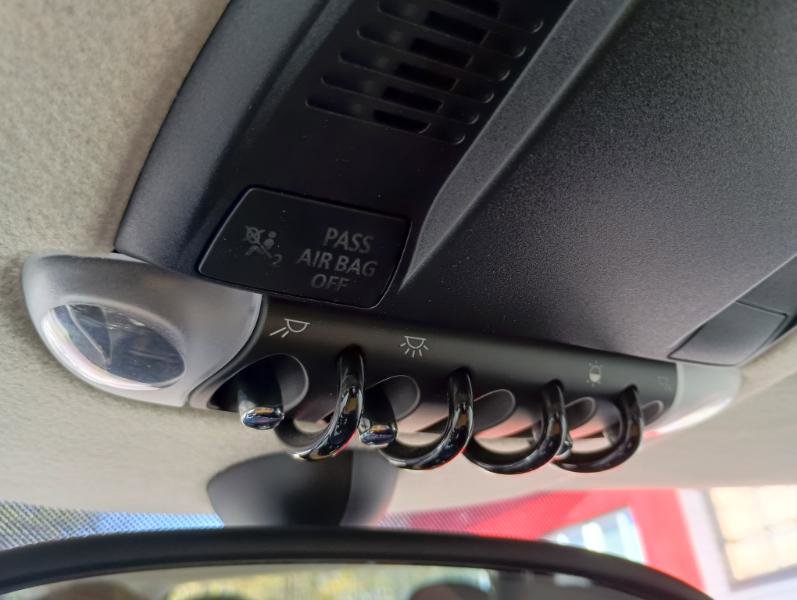 Used 2011 MINI Cooper S image 18