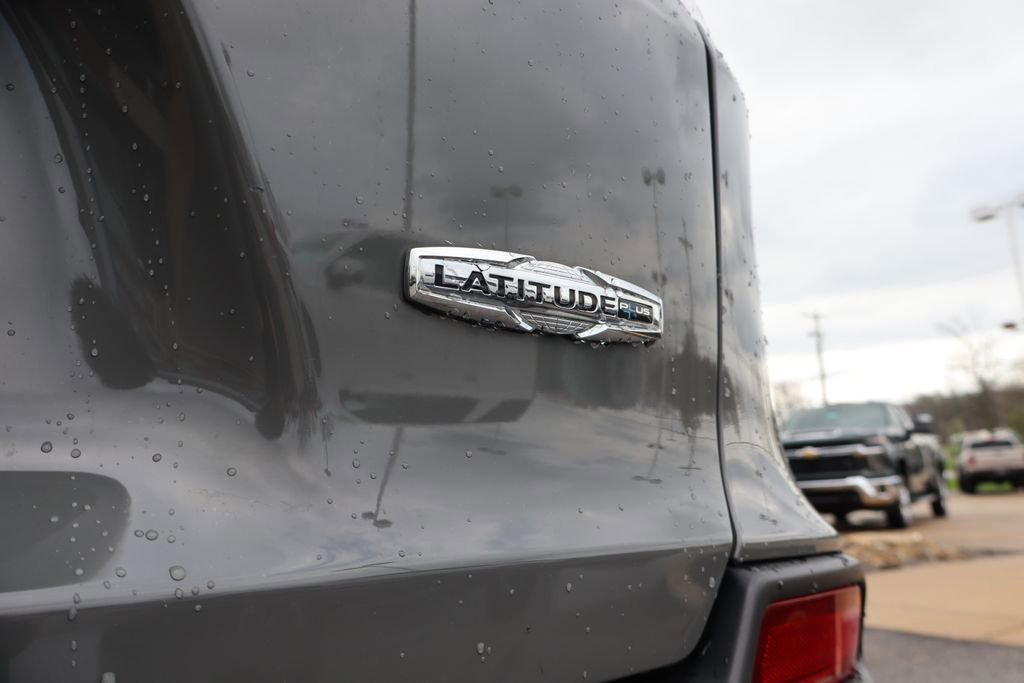 Used 2020 Jeep Cherokee Latitude Plus w/ Cold Weather Group AWD/4WD image 32