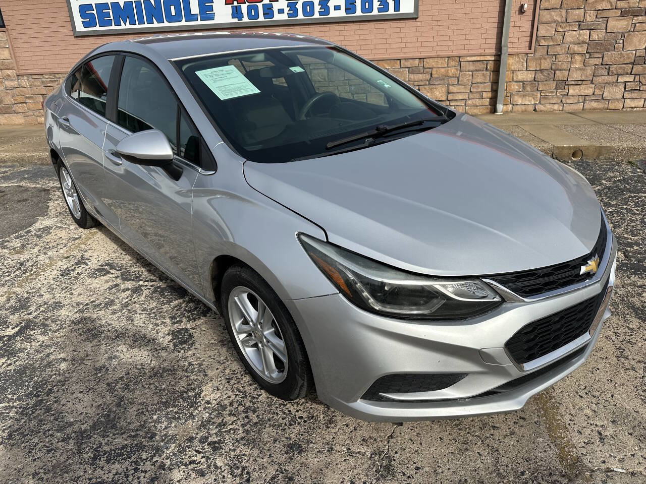 Used 2016 Chevrolet Cruze LT w/ Convenience Package image 3