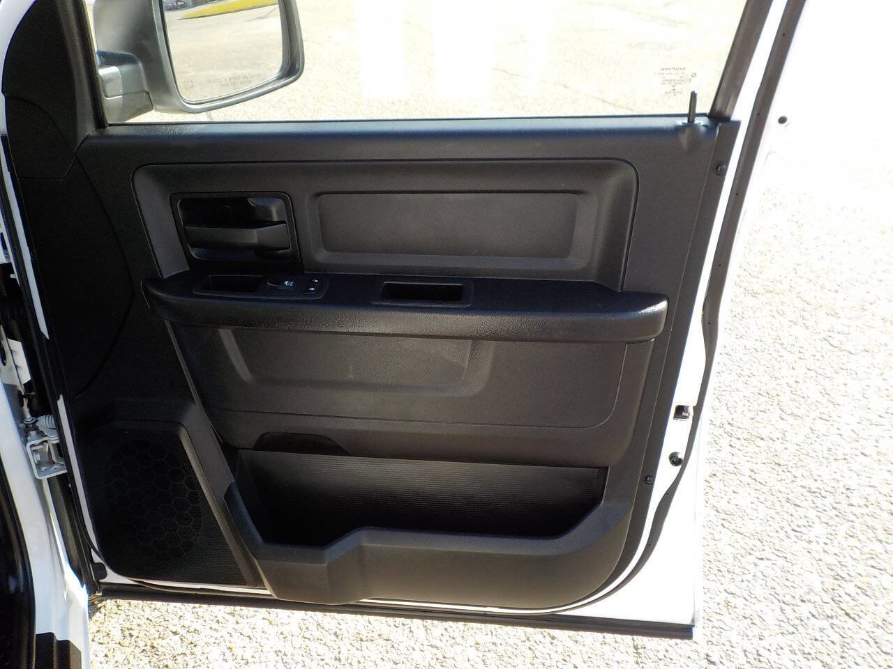 Used 2019 RAM 1500 Tradesman w/ Chrome Appearance Group RWD image 28