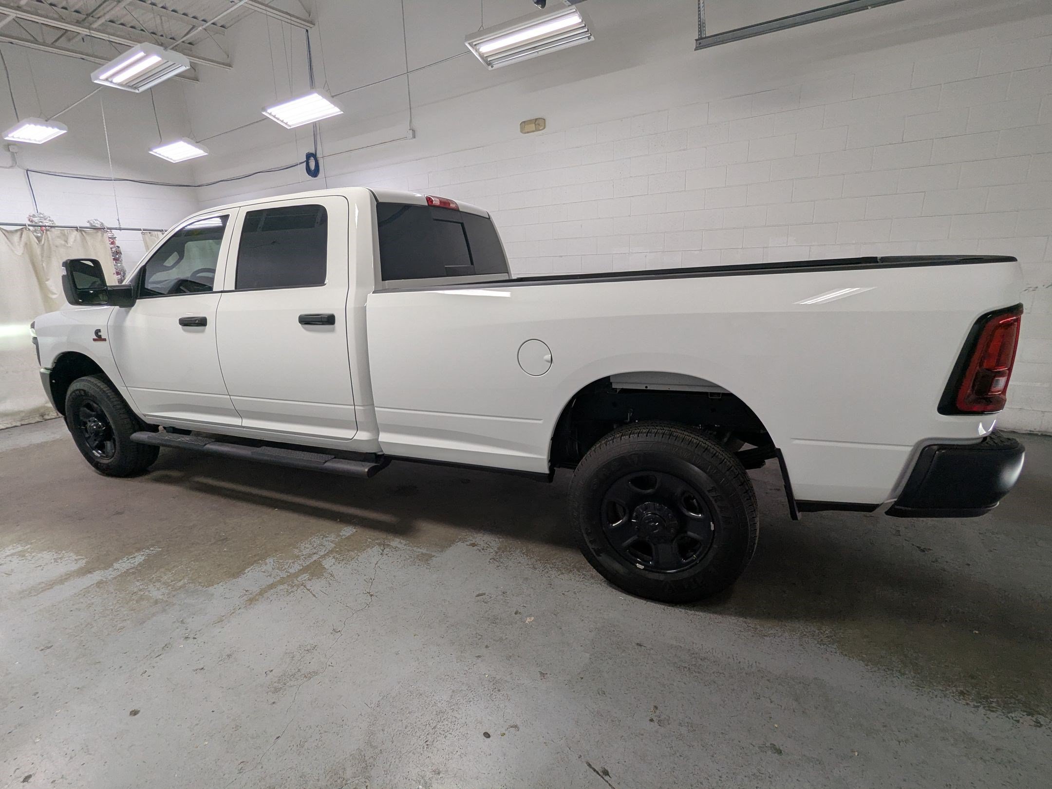 Certified 2026 RAM 3500 Tradesman AWD/4WD image 10