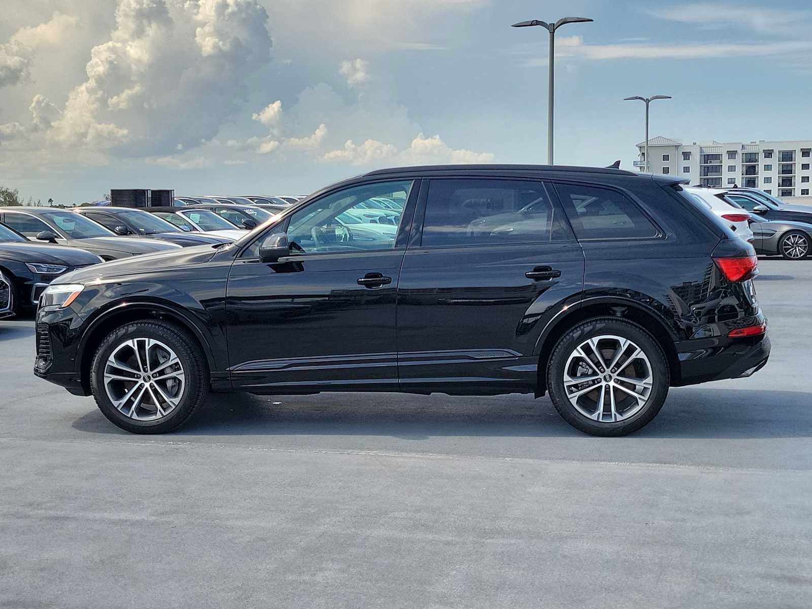 Certified 2026 Audi Q7 3.0T Premium w/ Convenience Plus Package AWD/4WD image 3