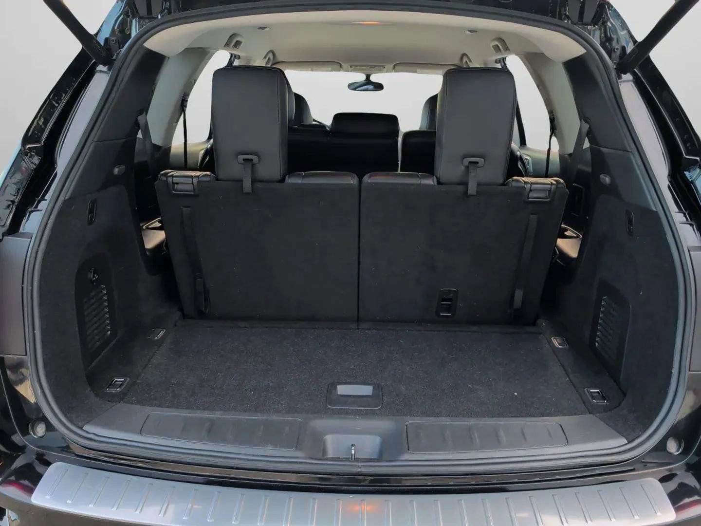 Used 2020 Nissan Pathfinder SL image 36