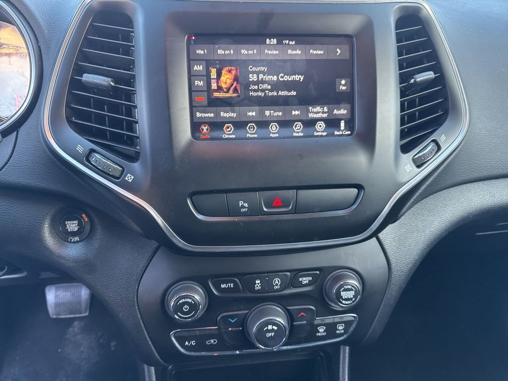 Used 2019 Jeep Cherokee Latitude Plus image 8