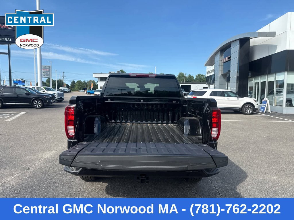 New 2026 GMC Sierra 1500 Elevation w/ LPO, Elevation Black Package AWD/4WD image 11