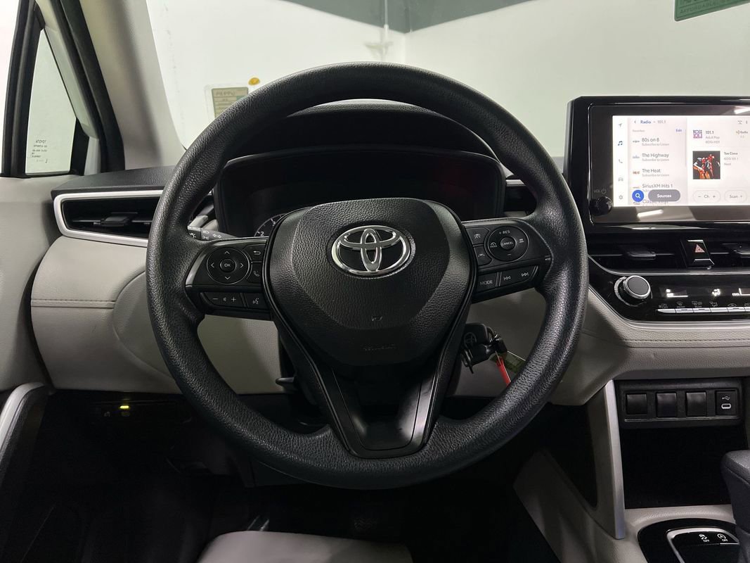 Used 2025 Toyota Corolla Cross L FWD image 18