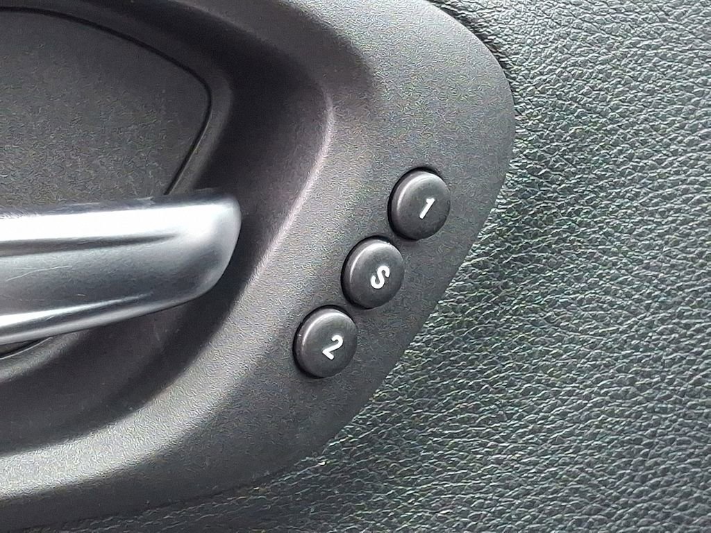 Used 2017 Jeep Cherokee Limited w/ Luxury Group image 21