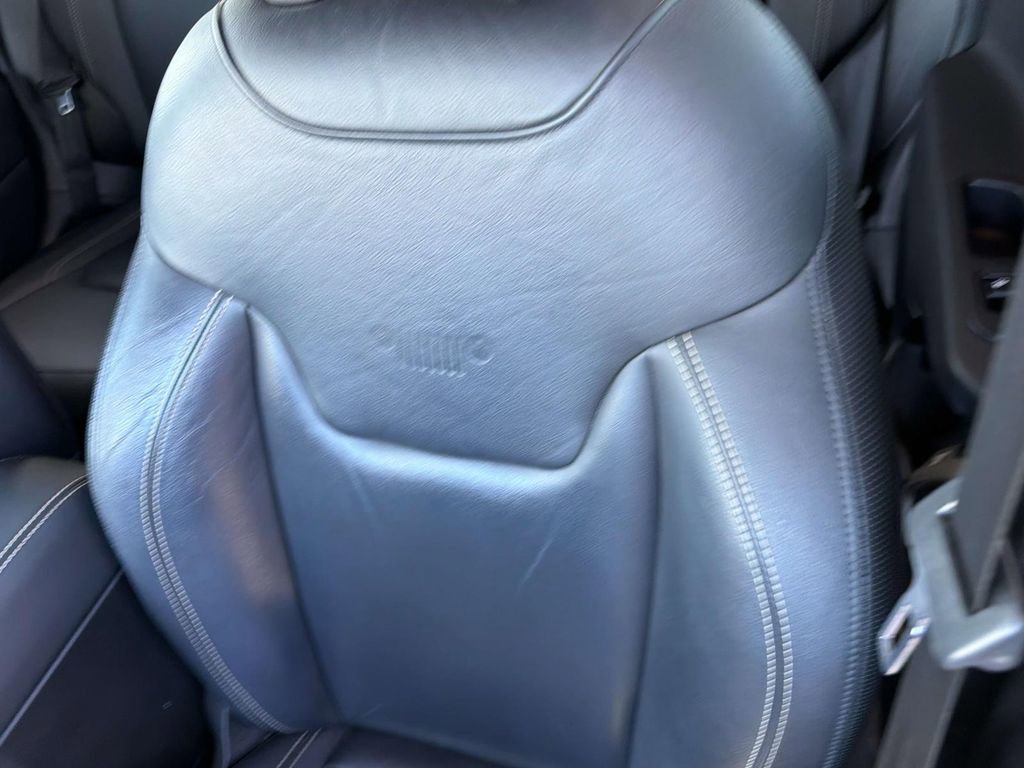 Used 2017 Jeep Renegade Limited FWD image 28