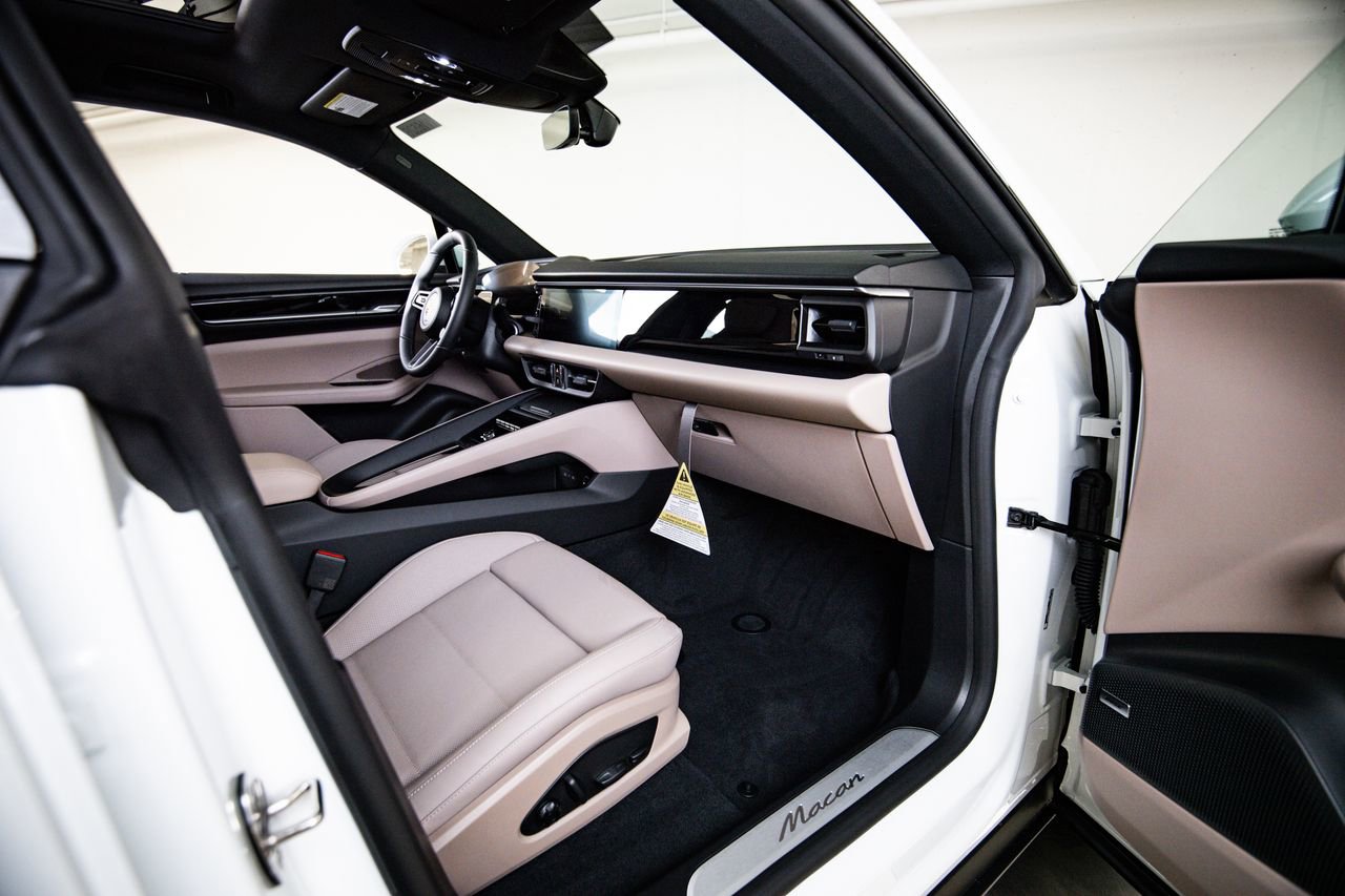 New 2026 Porsche Macan Electric RWD image 28