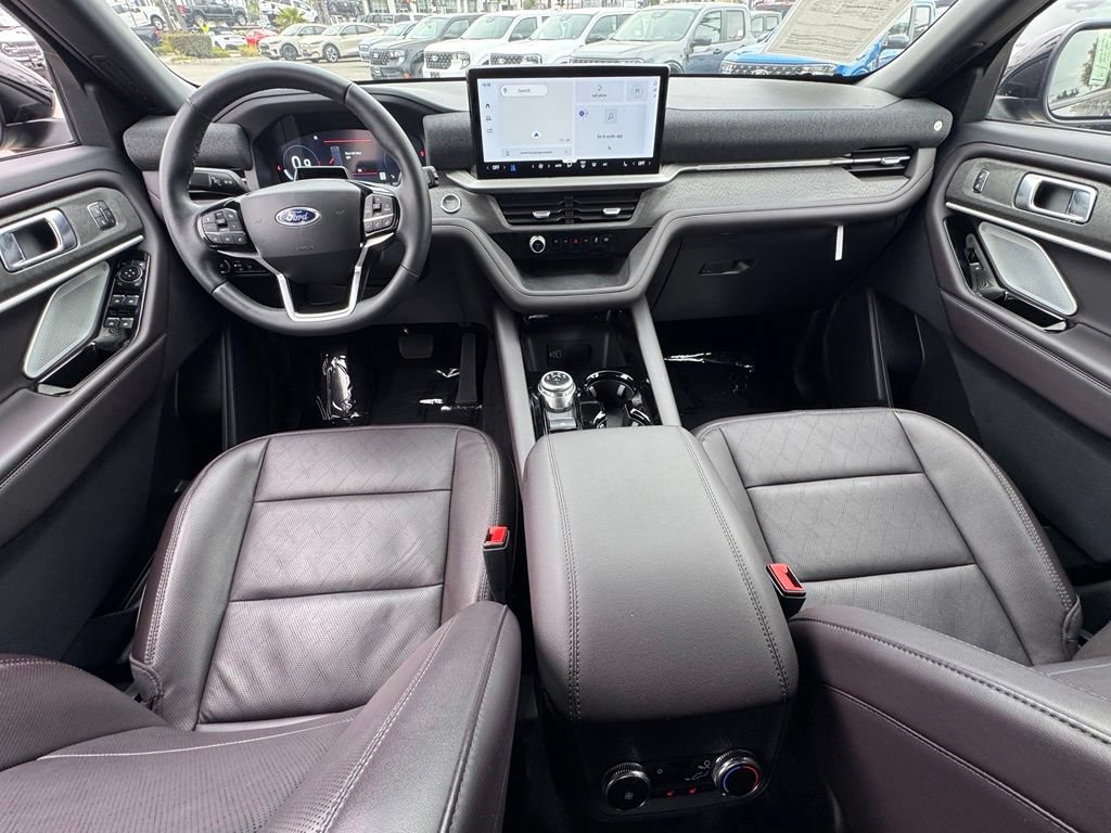 Used 2026 Ford Explorer Platinum RWD image 27