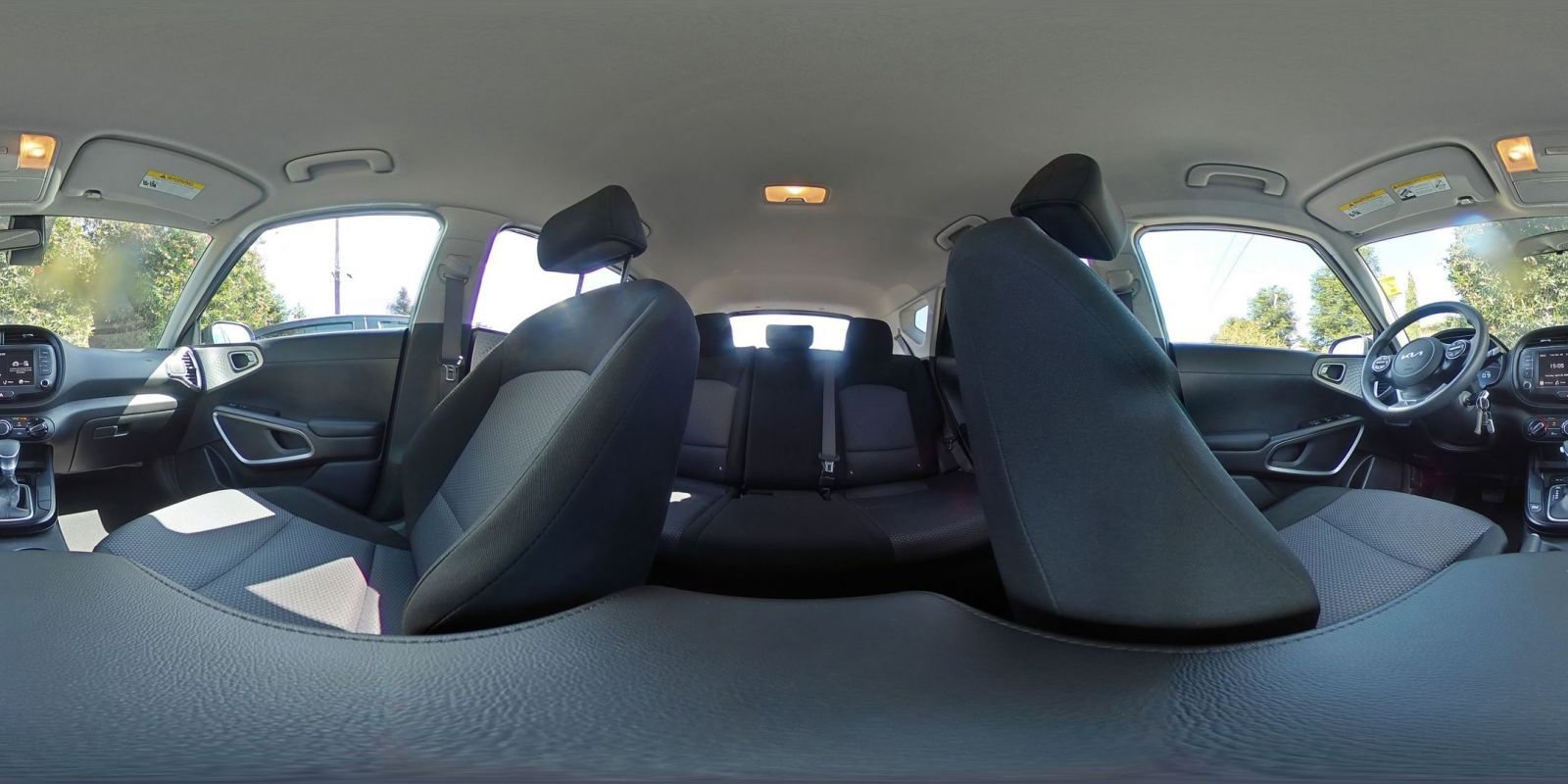 Used 2025 Kia Soul LX w/ LX Technology Package FWD image 40