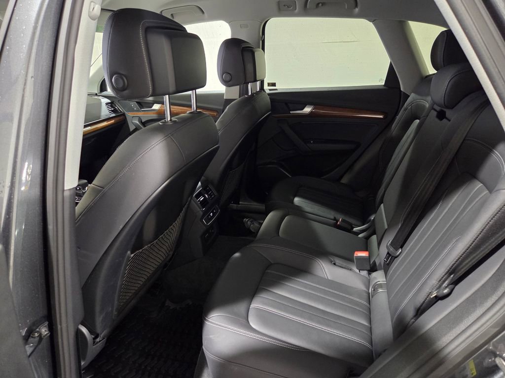 Used 2022 Audi Q5 2.0T Premium w/ Convenience Package image 11