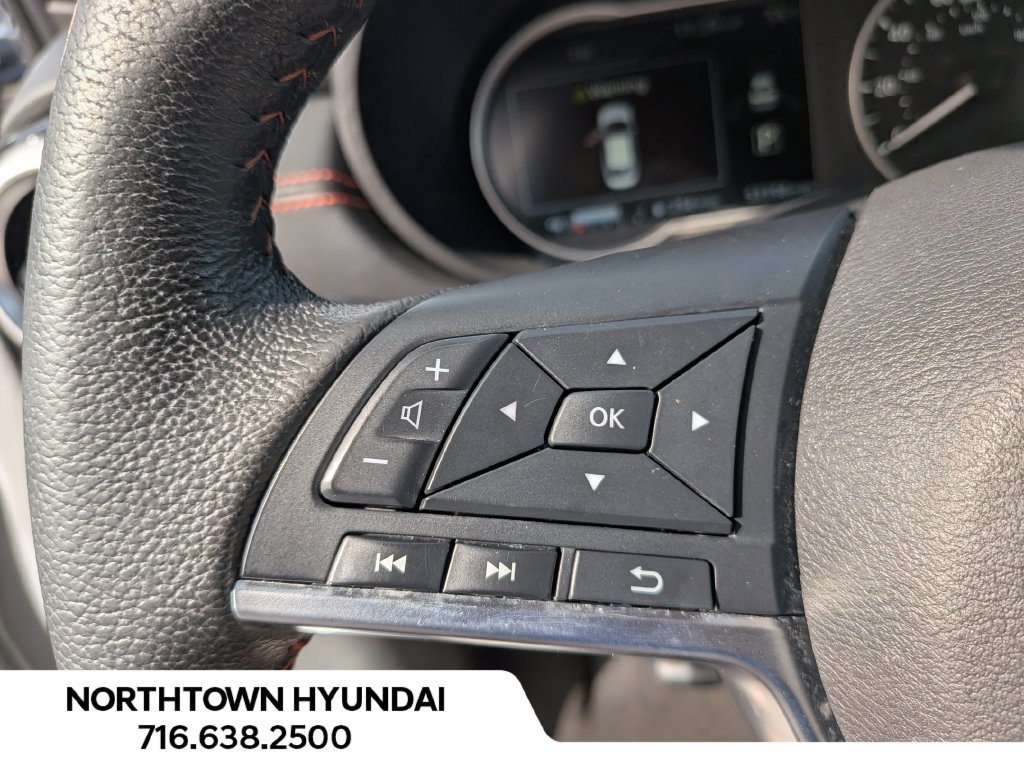 Used 2025 Nissan Versa SR FWD image 23