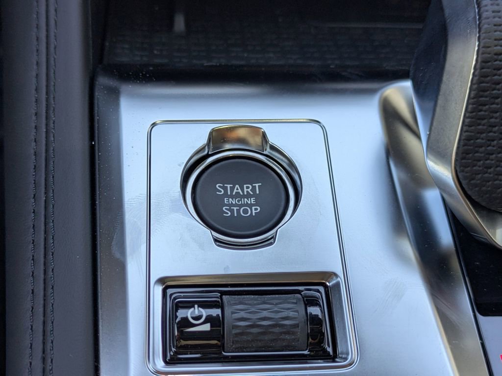 New 2026 Jaguar F-PACE SVR image 33