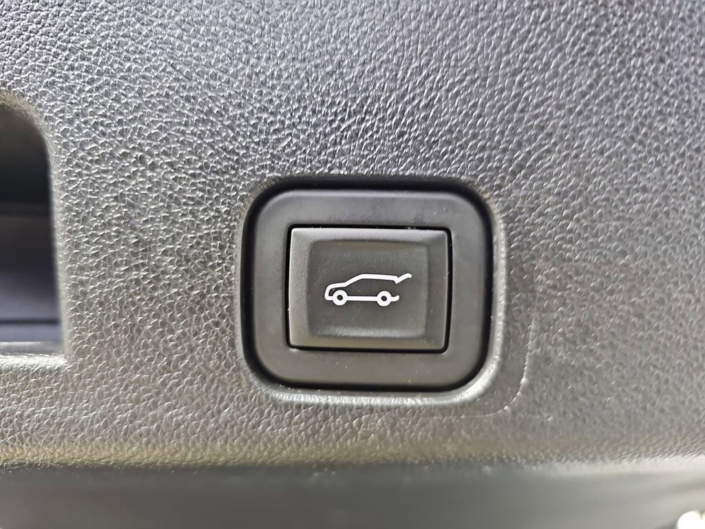 Certified 2025 Chevrolet Traverse RS w/ LPO, Floor Liner Package image 19