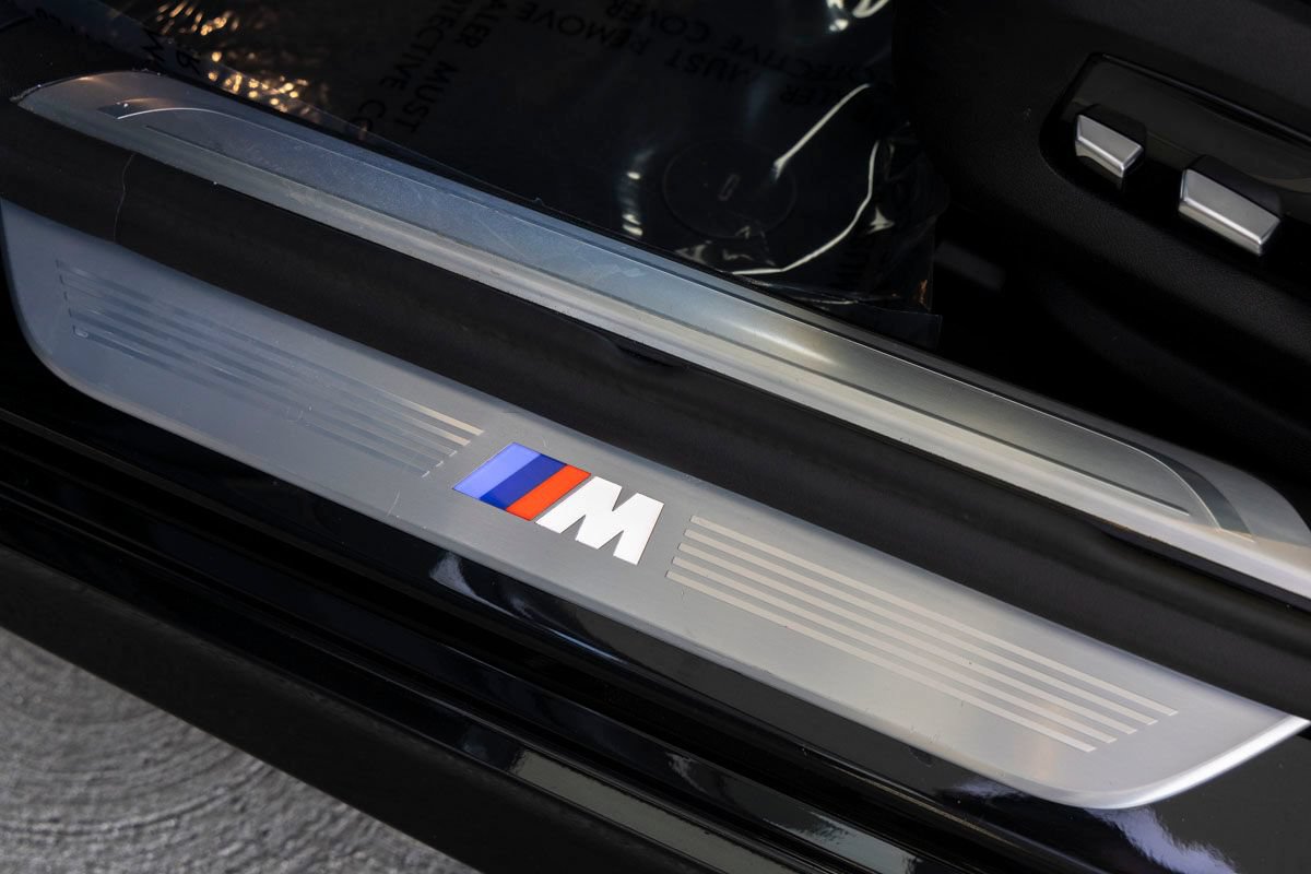 Used 2020 BMW 740i w/ M Sport Package RWD image 32