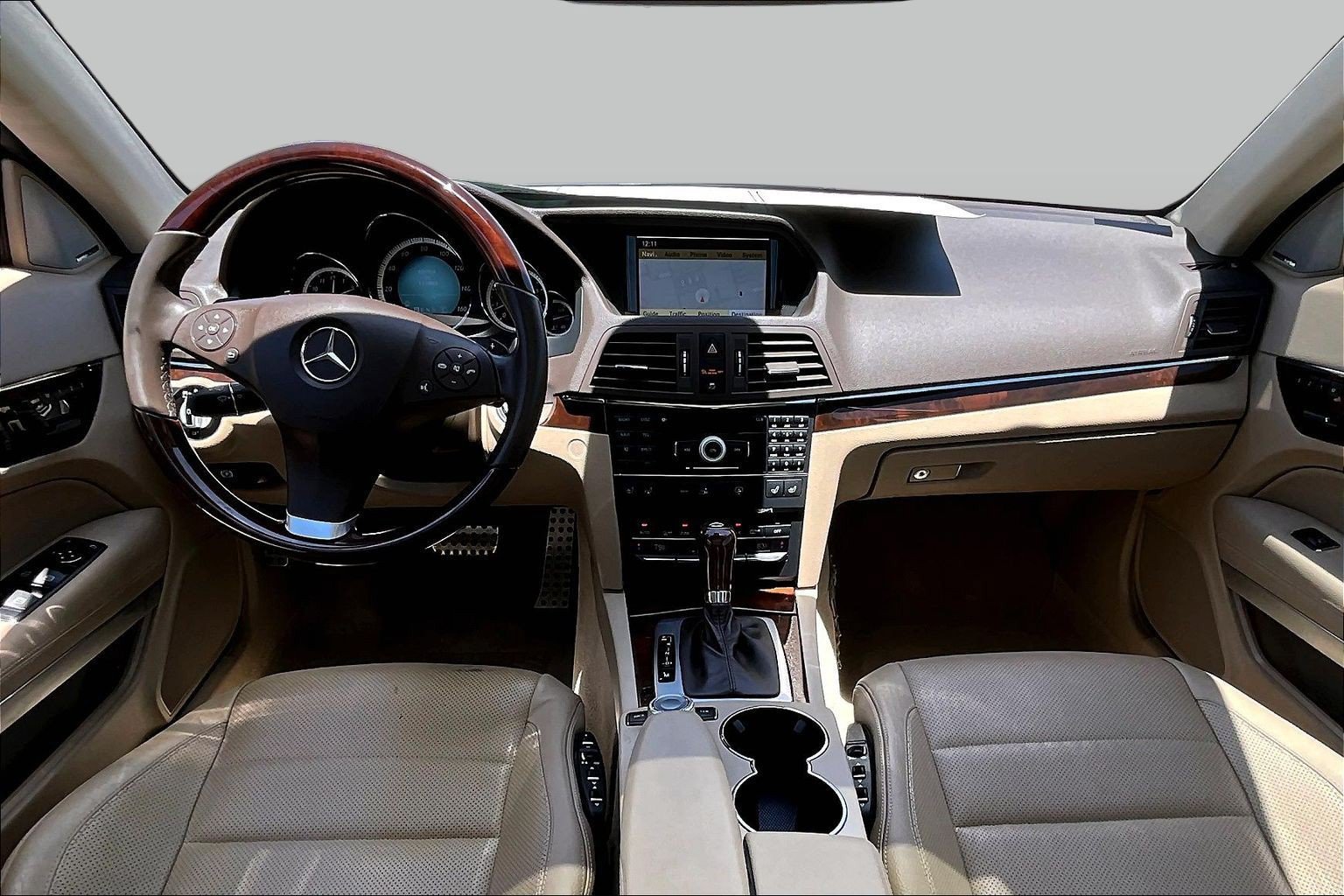 Used 2010 Mercedes-Benz E 550 Coupe w/ Premium 2 Pkg image 14