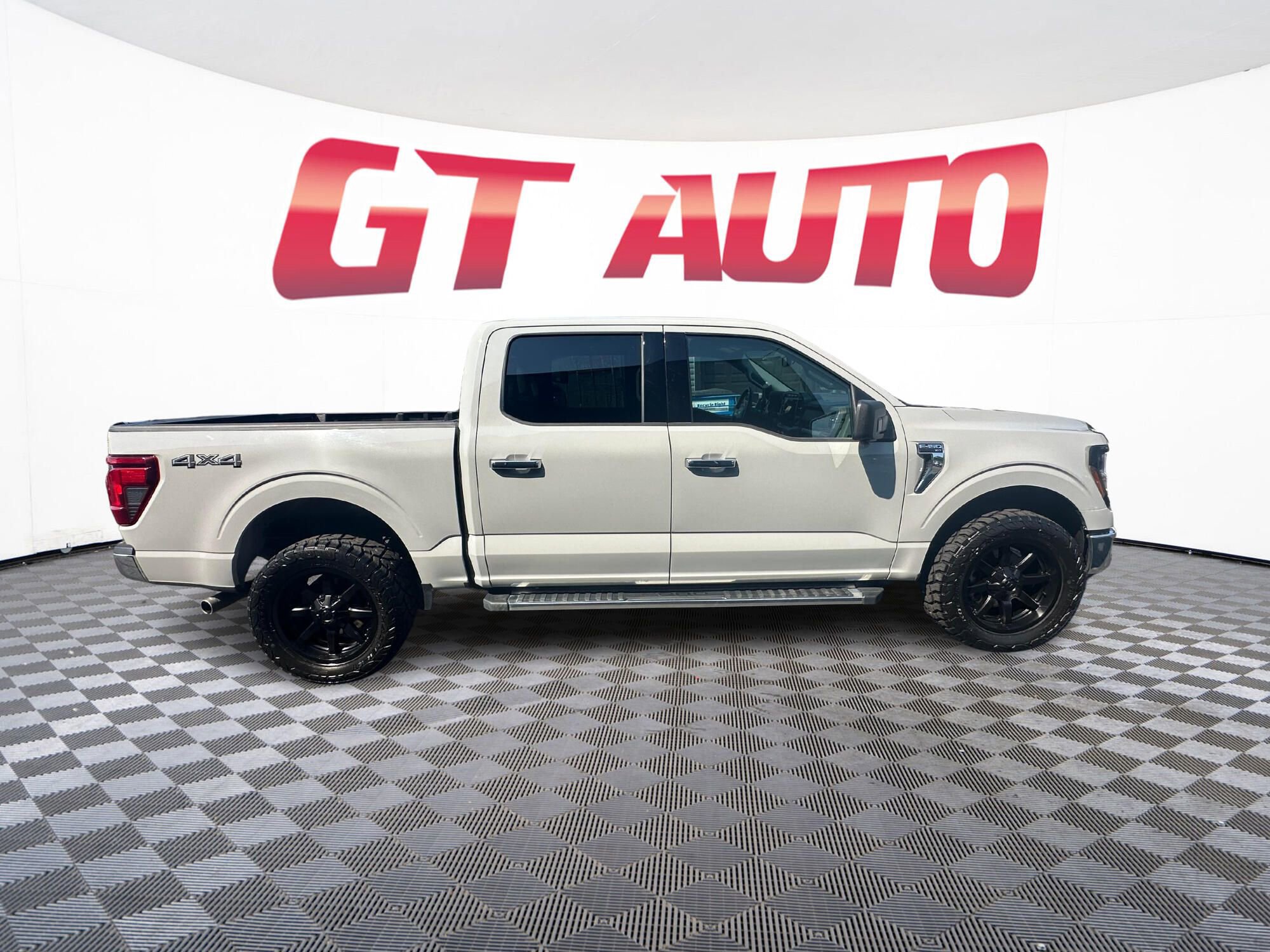 Used 2024 Ford F150 XLT w/ Tow/Haul Package image 8
