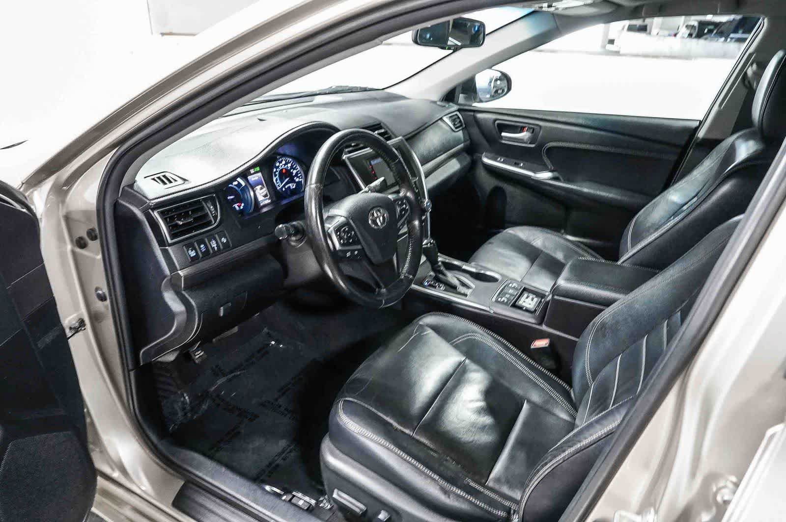 Certified 2016 Toyota Camry XLE w/ Moonroof Package FWD image 19