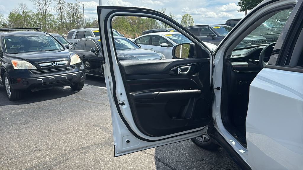 Used 2022 Jeep Compass Trailhawk w/ Trailhawk Convenience Group image 11