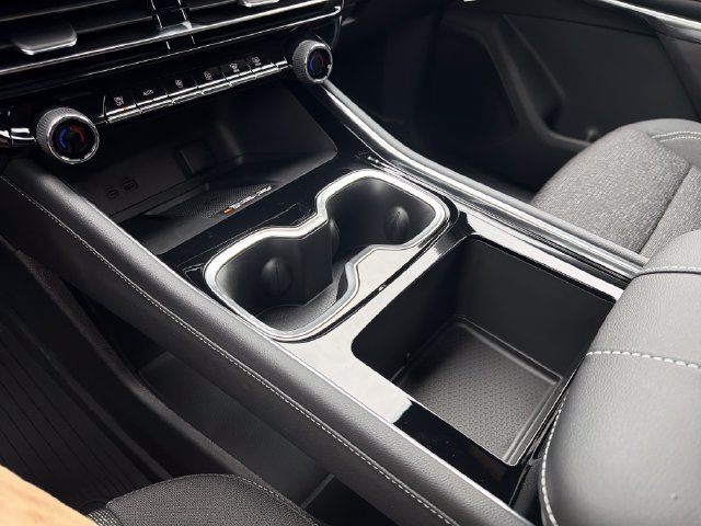 New 2027 Chevrolet Traverse LT w/ Midnight/Sport Edition FWD image 30