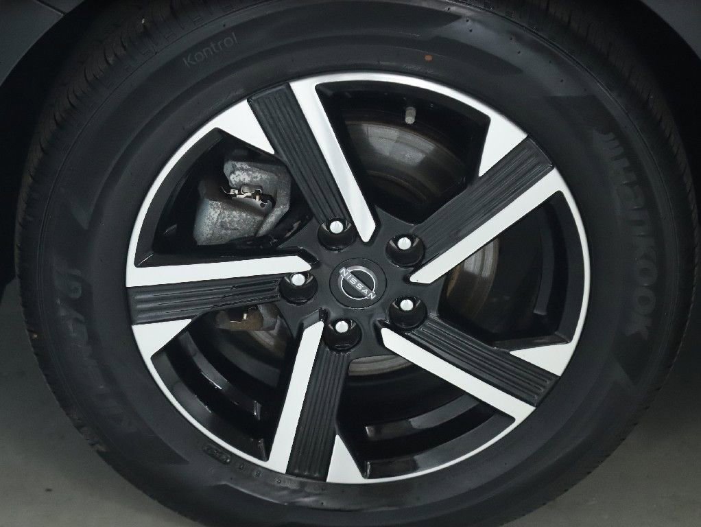 Used 2024 Nissan Sentra SV FWD image 37