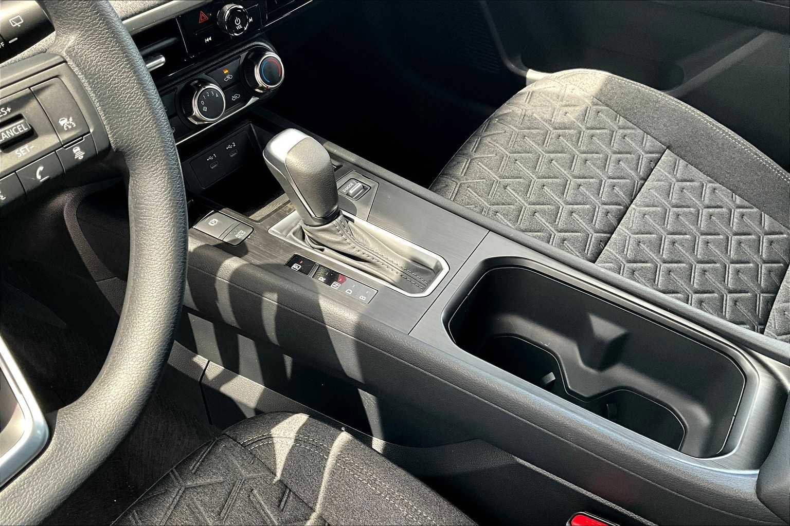 New 2025 Nissan Kicks SV image 11