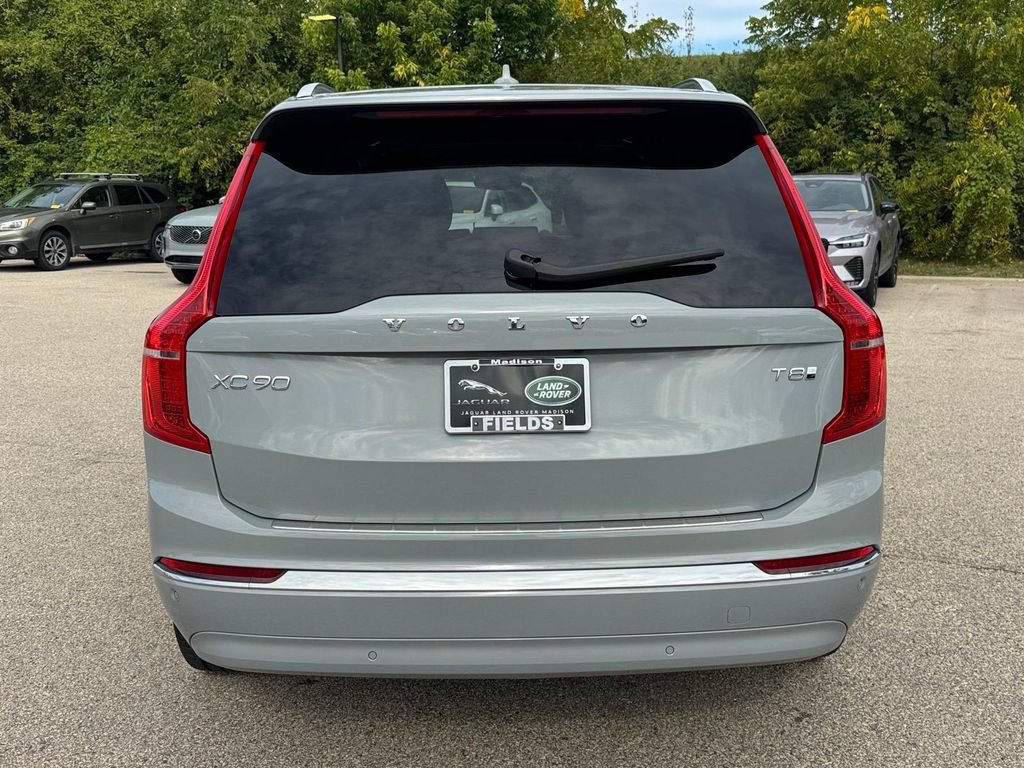 Certified 2025 Volvo XC90 T8 Plus w/ Protection Package AWD/4WD image 3
