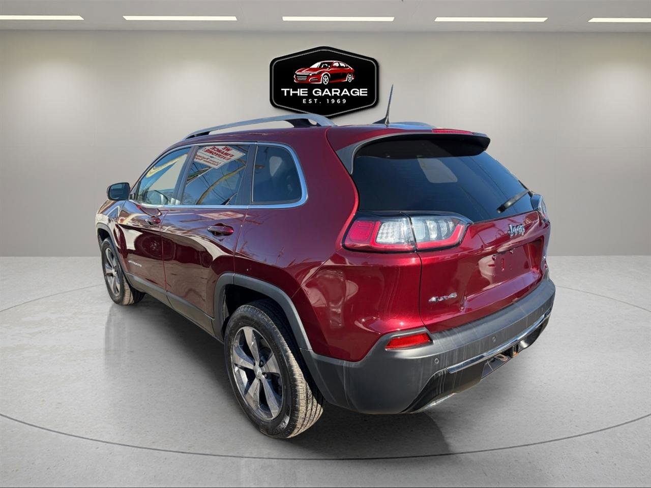 Used 2019 Jeep Cherokee Limited image 3