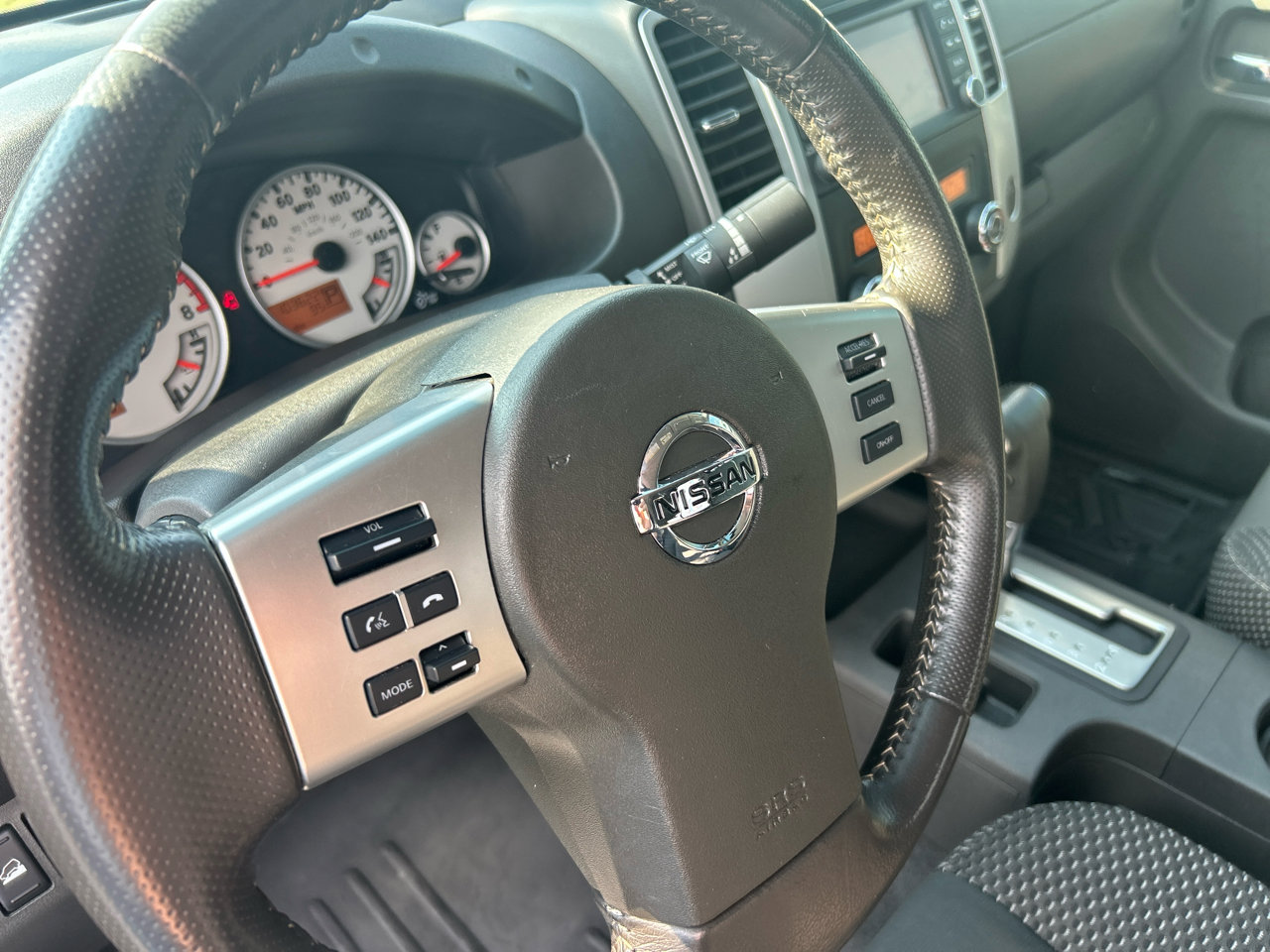 Used 2018 Nissan Frontier PRO-4X image 17