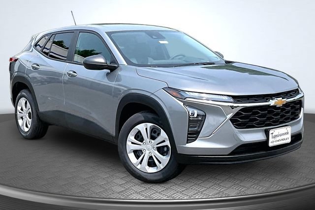 New 2026 Chevrolet Trax LS FWD image 2