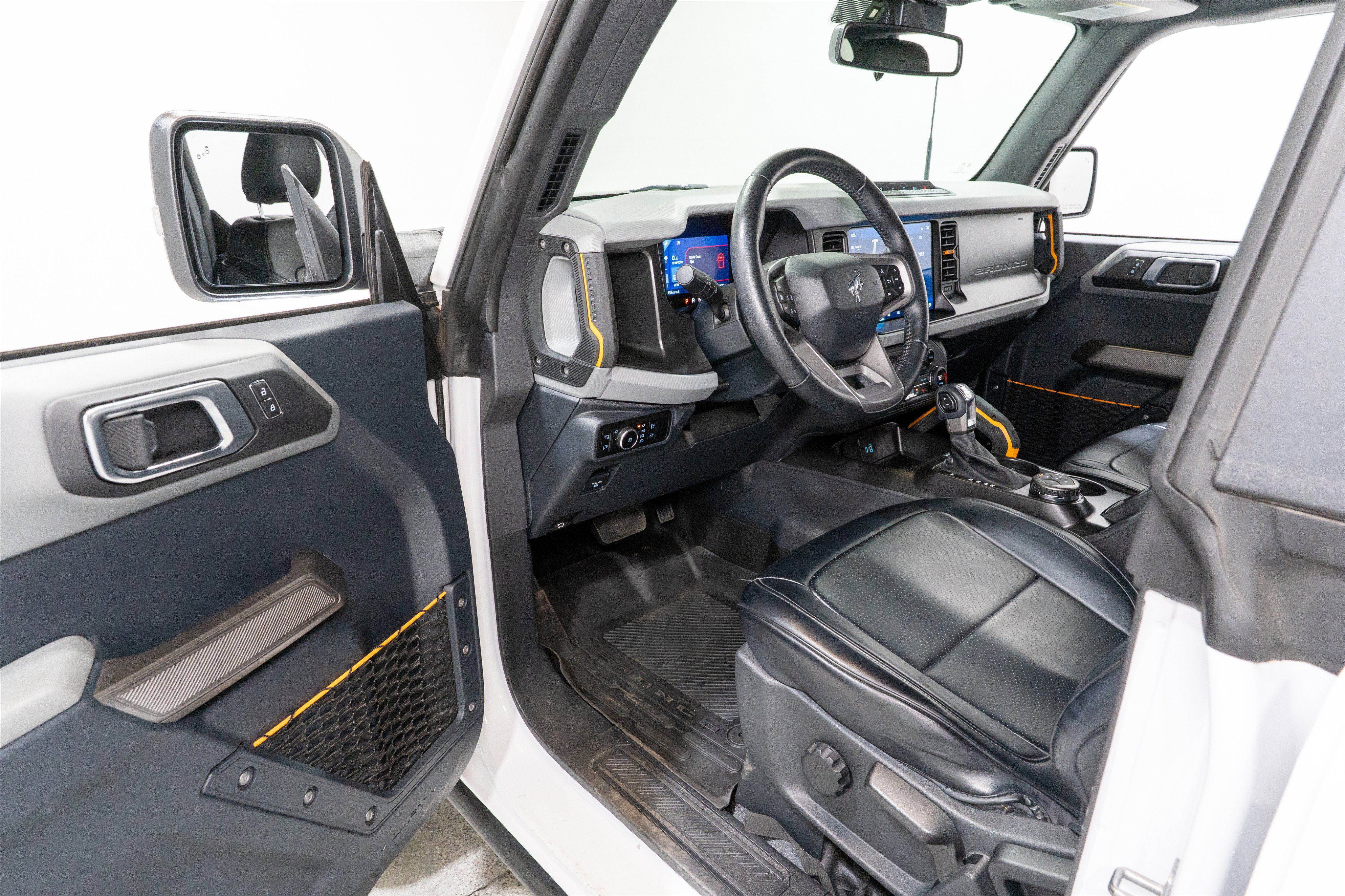 Used 2023 Ford Bronco Badlands w/ Sasquatch Package AWD/4WD image 13