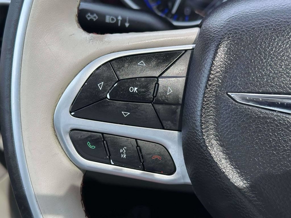 Used 2020 Chrysler Pacifica Limited w/ Advanced Safetytec Group FWD image 20