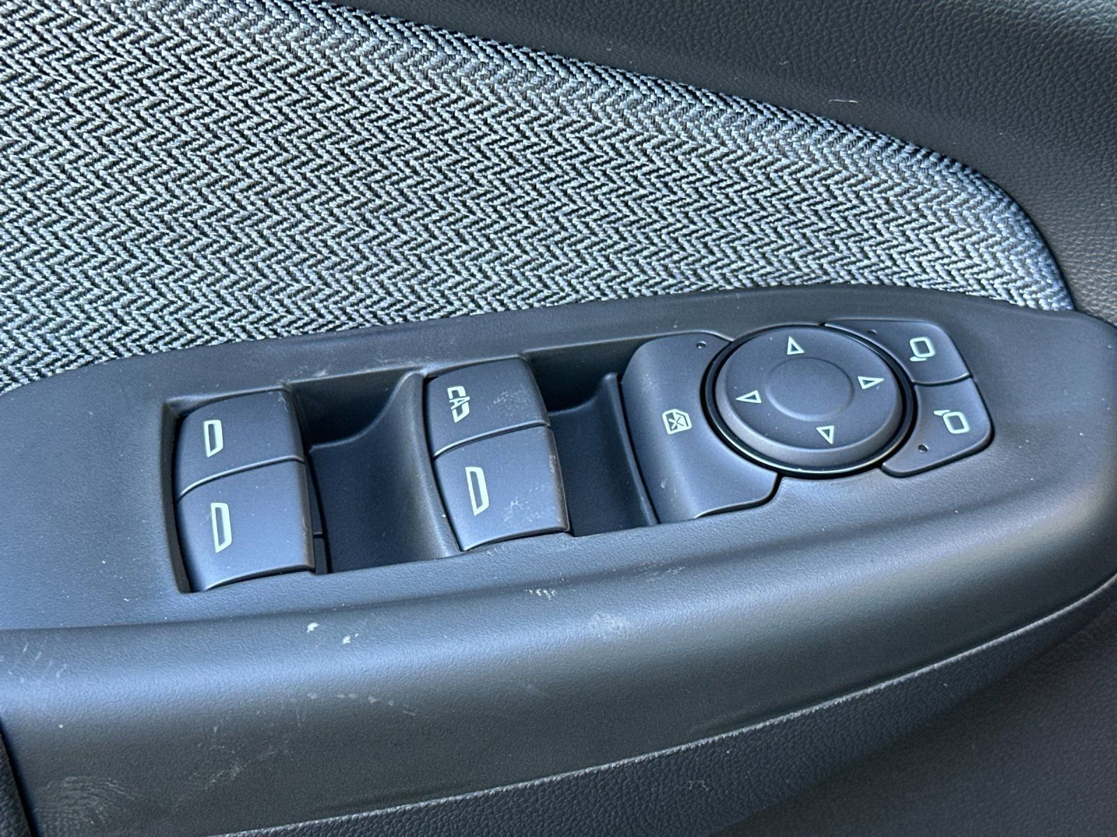 New 2026 Chevrolet TrailBlazer LT w/ LT Cold Weather Package FWD image 12