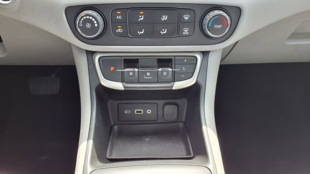 Used 2023 GMC Terrain SLE FWD image 26