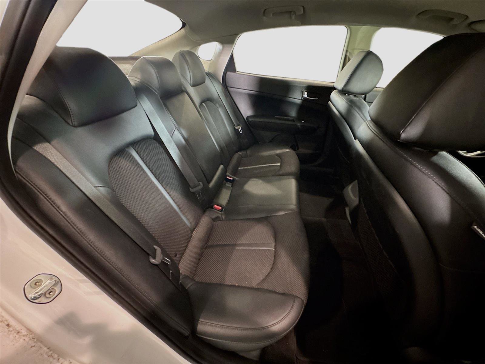 Used 2019 Kia Optima S image 13