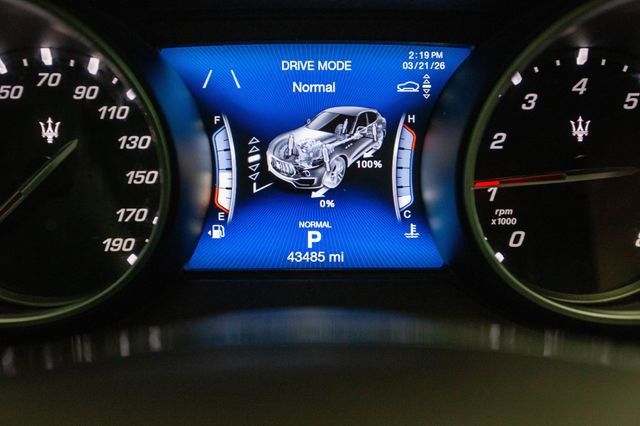 Used 2019 Maserati Levante GranLusso image 6