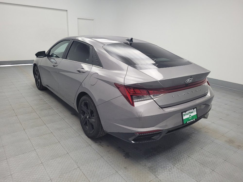 Used 2023 Hyundai Elantra Limited w/ Preferred Accessory Package image 5