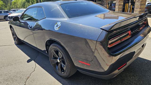 Used 2019 Dodge Challenger SXT RWD image 7