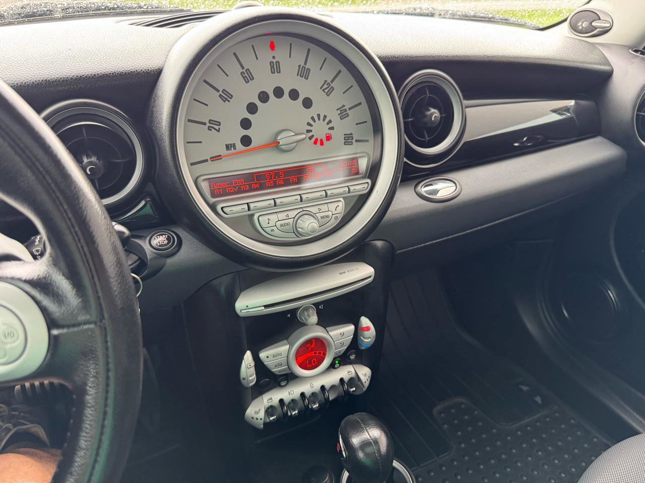 Used 2010 MINI Cooper S image 27