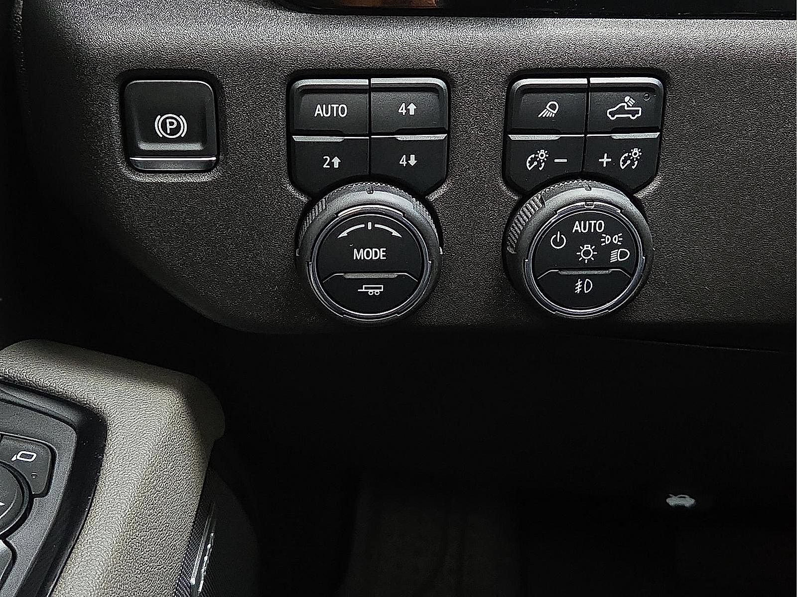 Used 2025 Chevrolet Silverado 1500 ZR2 w/ Technology Package AWD/4WD image 11
