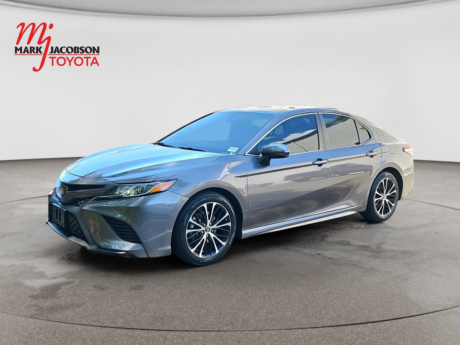 Used 2019 Toyota Camry SE w/ Protection Package (Q2)
