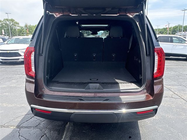 Certified 2023 GMC Yukon XL SLT w/ SLT Premium Package AWD/4WD image 27